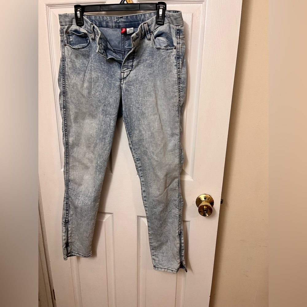 H&M Light Blue Skinny Jeans